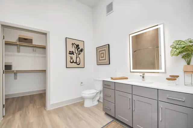 $2,165 | 1617 Enid Street, Unit 326, Houston, TX 77009