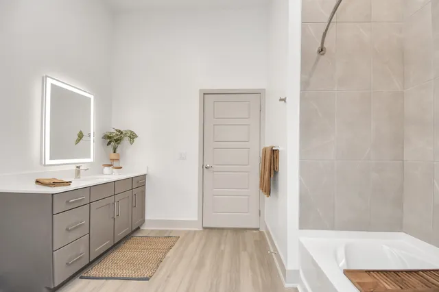 $2,165 | 1617 Enid Street, Unit 326, Houston, TX 77009