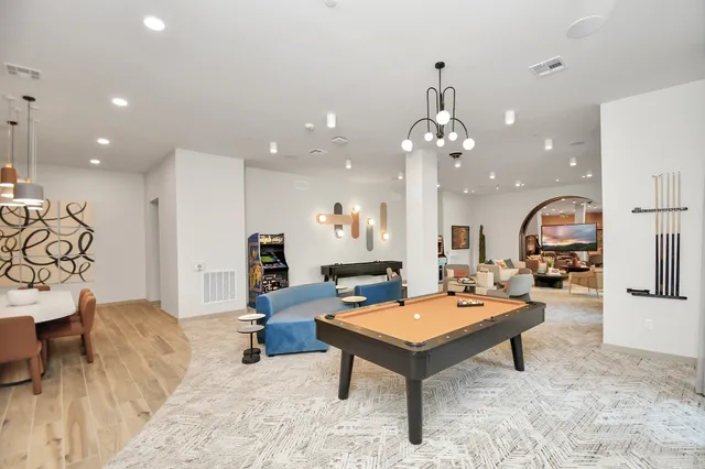 $2,165 | 1617 Enid Street, Unit 326, Houston, TX 77009