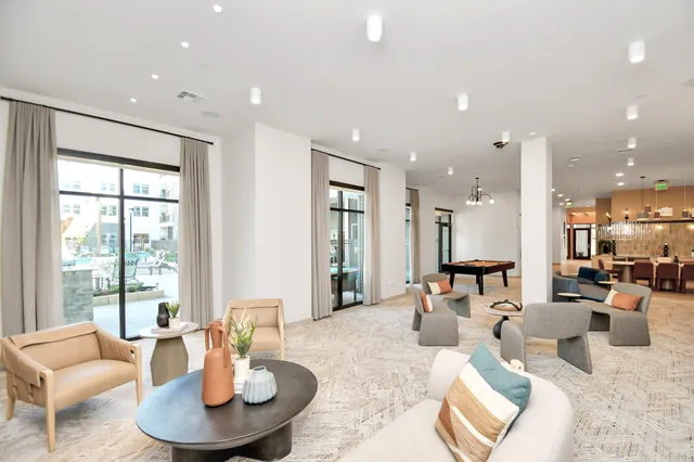 $2,165 | 1617 Enid Street, Unit 326, Houston, TX 77009