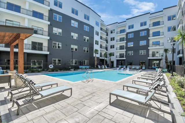 $2,165 | 1617 Enid Street, Unit 326, Houston, TX 77009