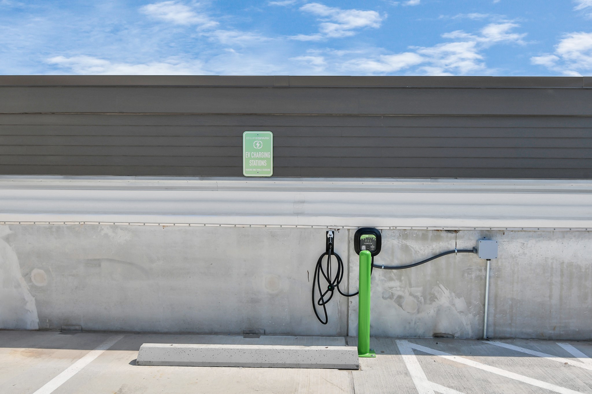 1617 Enid Street, Unit 326 Houston, TX 77009 - Photo 41 of 50 Electric Car Charging Station