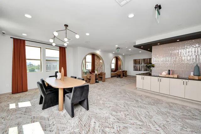 $2,165 | 1617 Enid Street, Unit 326, Houston, TX 77009