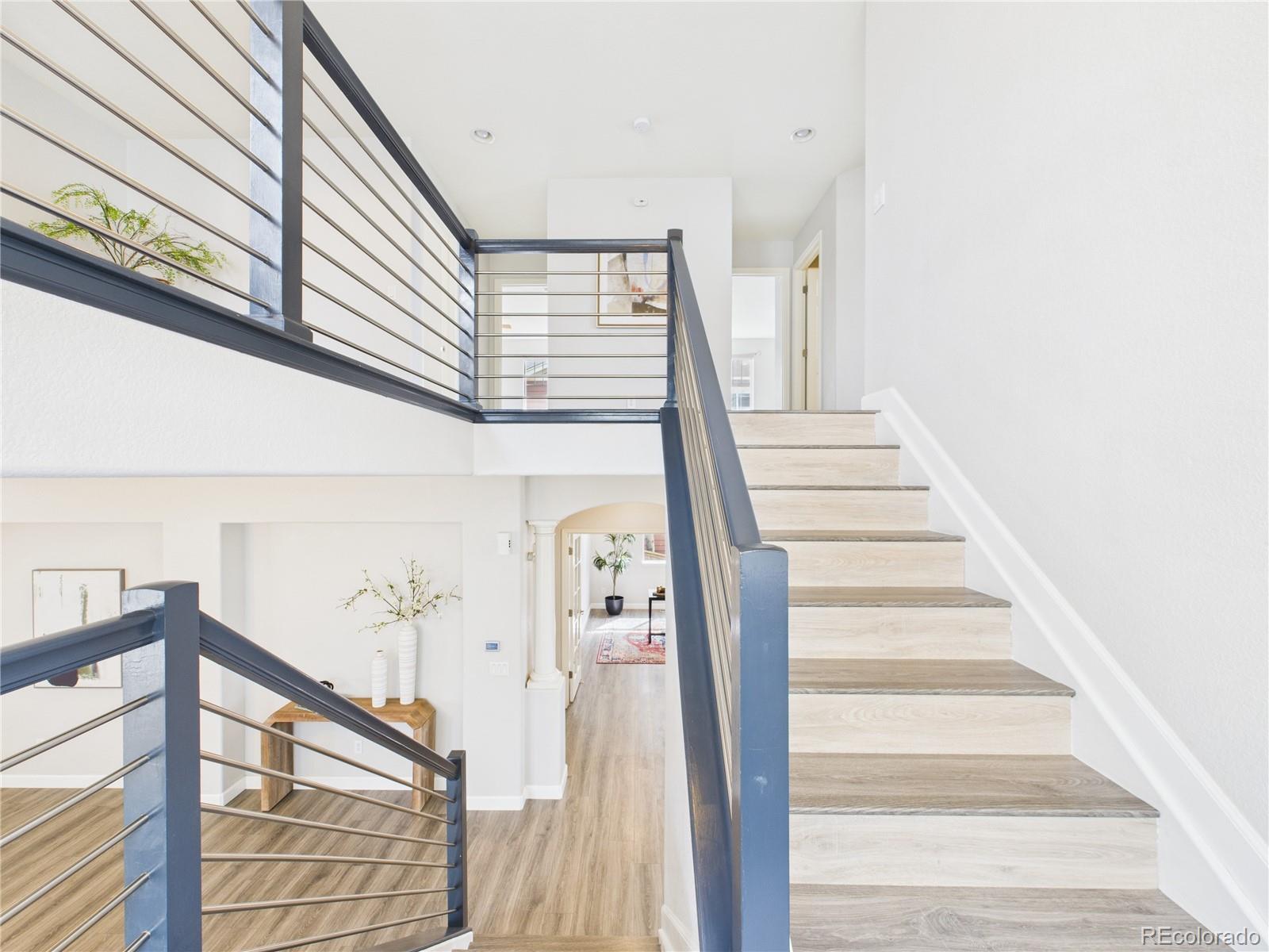 10501 Wagon Highlands Ranch Highlands Ranch, CO 80130 - Photo 16 of 50 a view of entryway