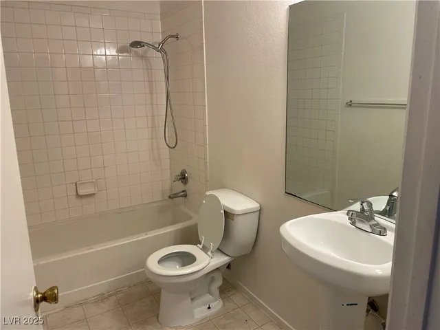 $1,575 | 5141 South Lindell Road, Unit 204, Las Vegas, NV 89118