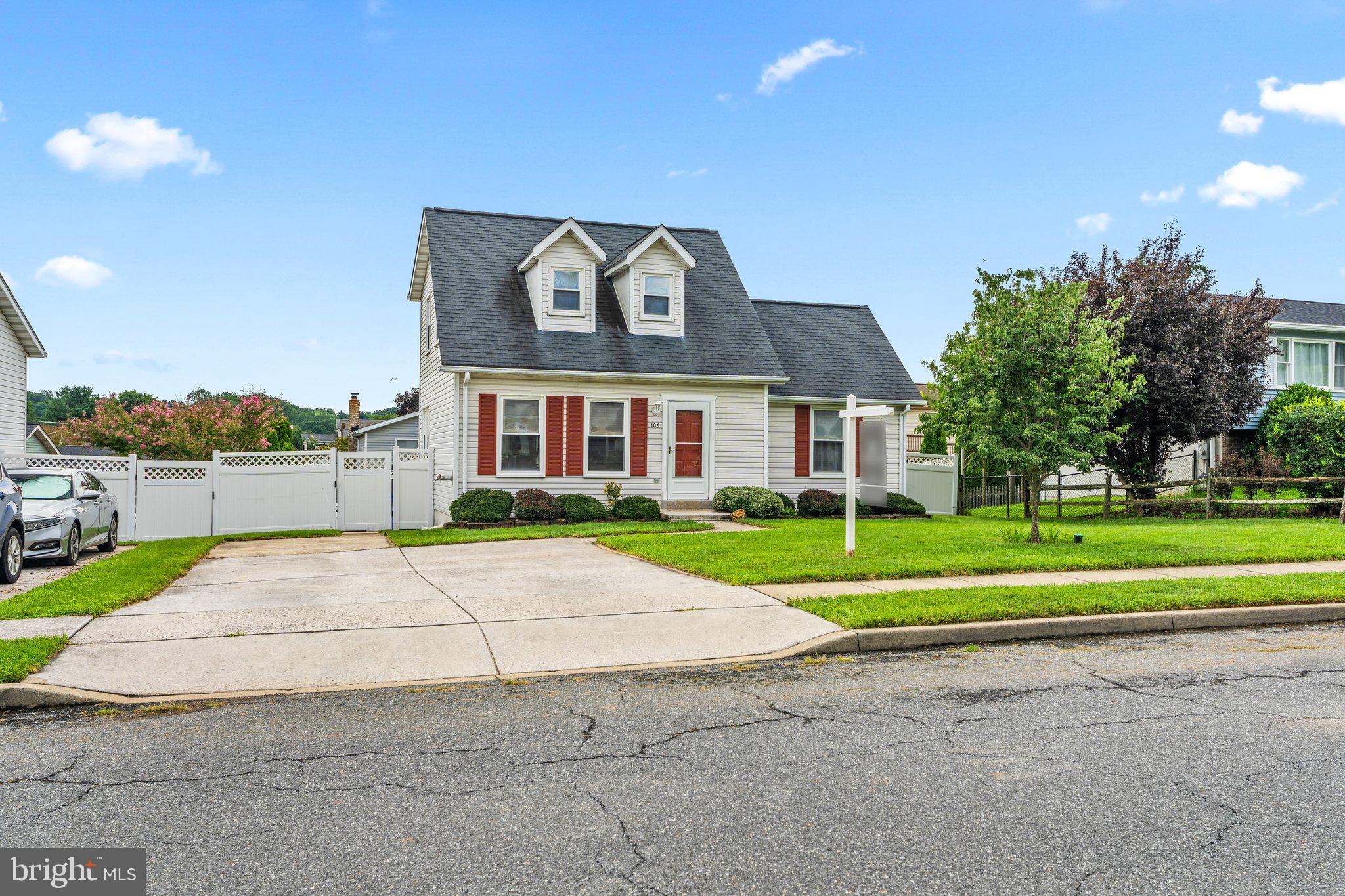 105 West Road Mount Airy, MD 21771 - Photo 2 of 39 Driveway accommodates 3 cards