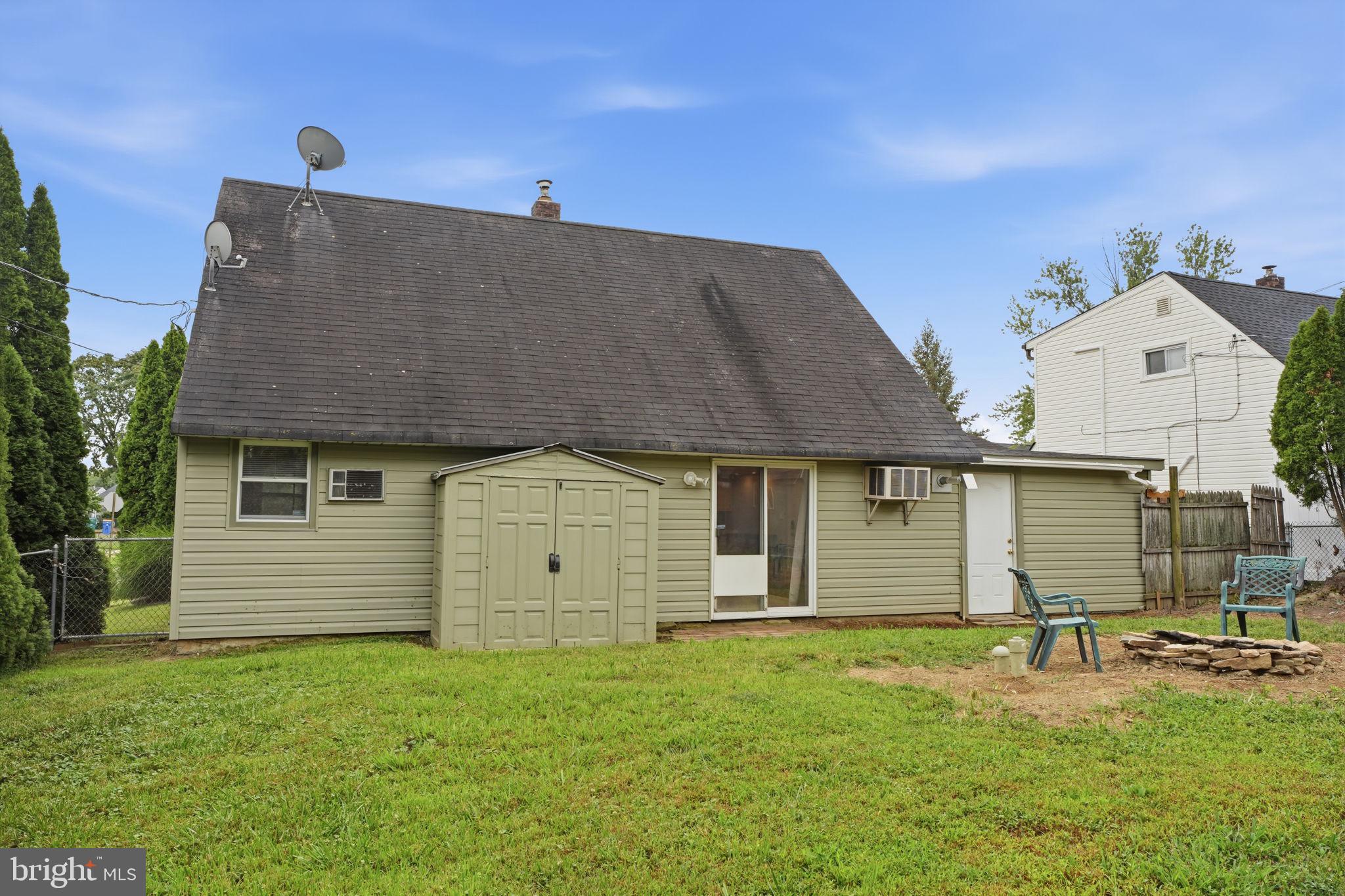 34 Ridge Lane Levittown, PA 19055 - Photo 23 of 32 Gallery Image 23