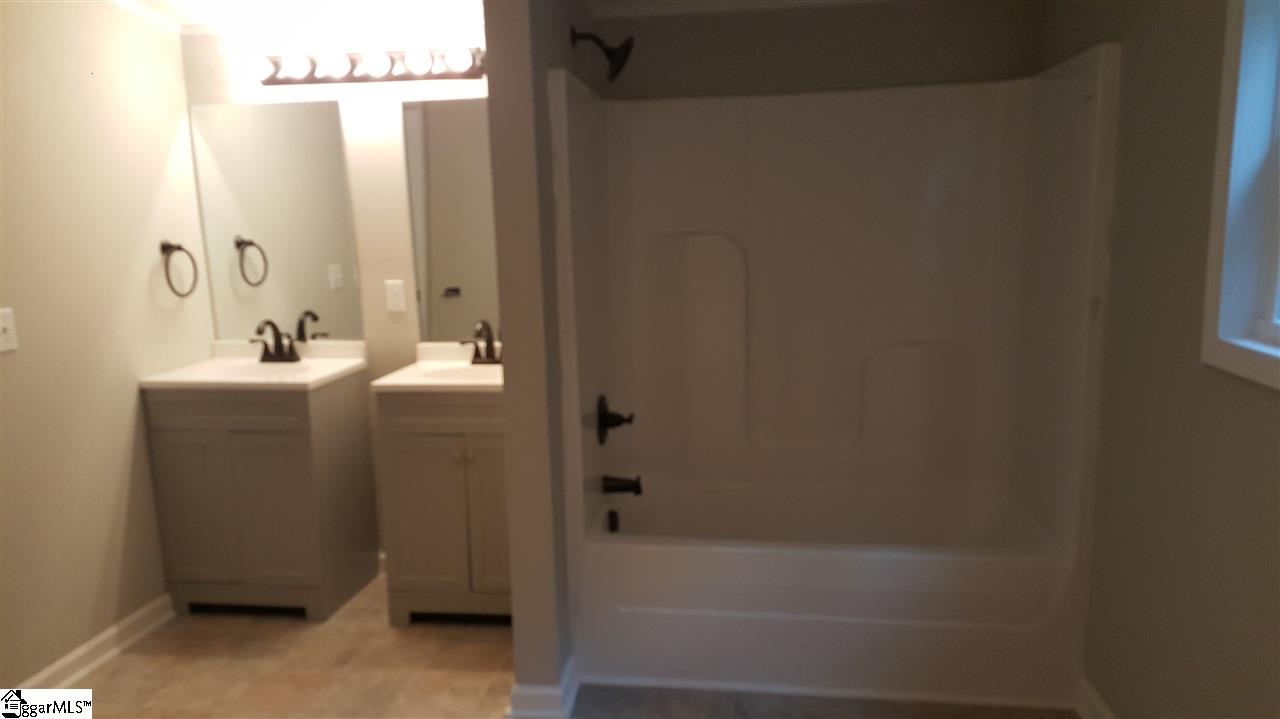 20 Bramlett Road Taylors, SC 29687 - Photo 8 of 16