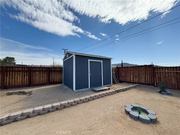 $2,000 | 6848 Quail Spring Avenue, Twentynine Palms, CA 92277