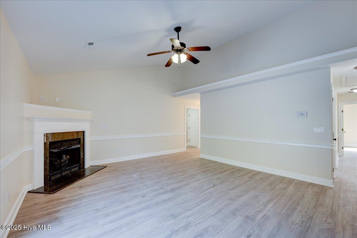 230 Station House Road New Bern, NC 28562 - Photo 20 of 37 Living room