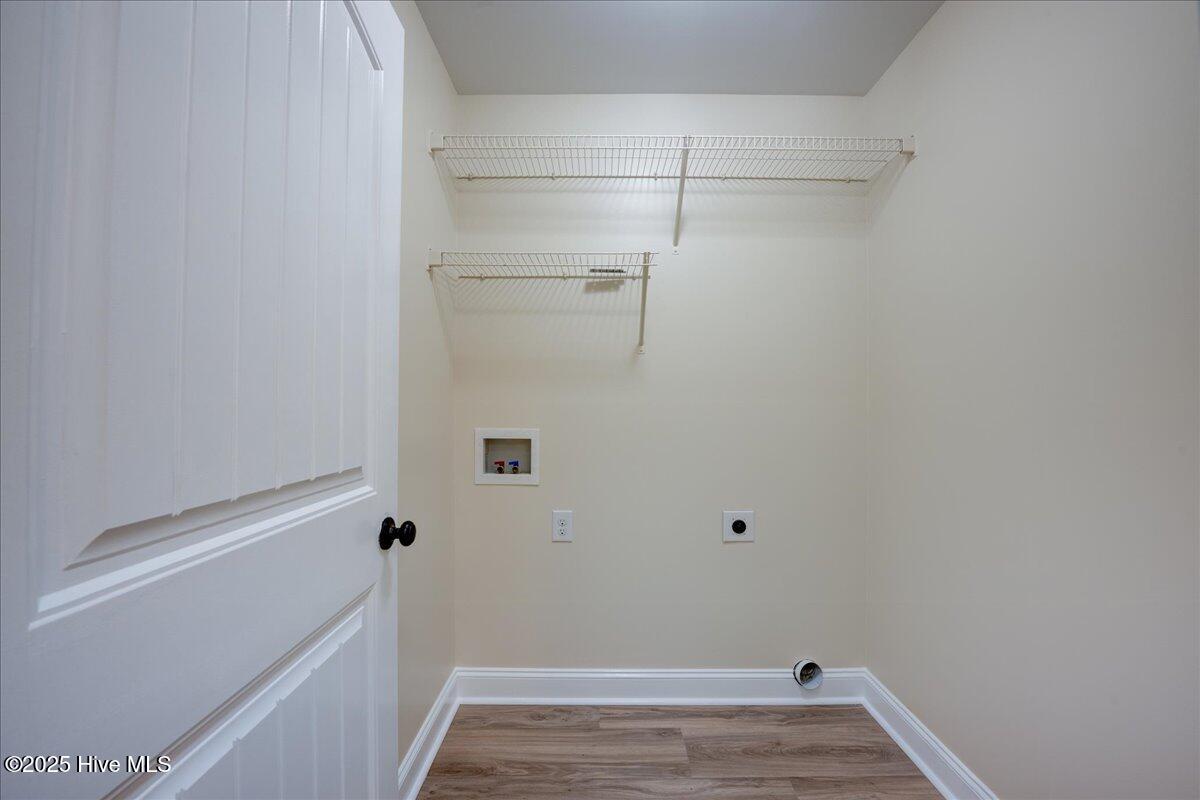 230 Station House Road New Bern, NC 28562 - Photo 10 of 37 Laundry Room