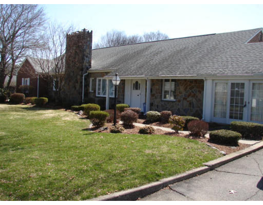 155 Overlook Drive Springfield, MA 01118 - Photo 1 of 19