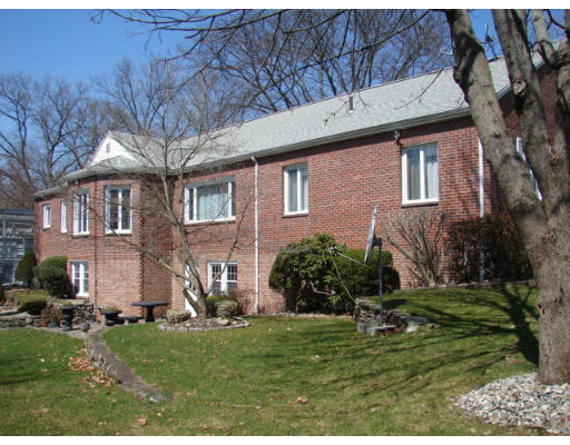 155 Overlook Drive Springfield, MA 01118 - Photo 14 of 19