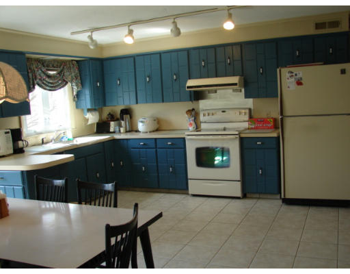 155 Overlook Drive Springfield, MA 01118 - Photo 2 of 19