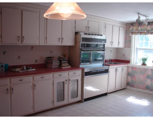 155 Overlook Drive Springfield, MA 01118 - Photo 10 of 19