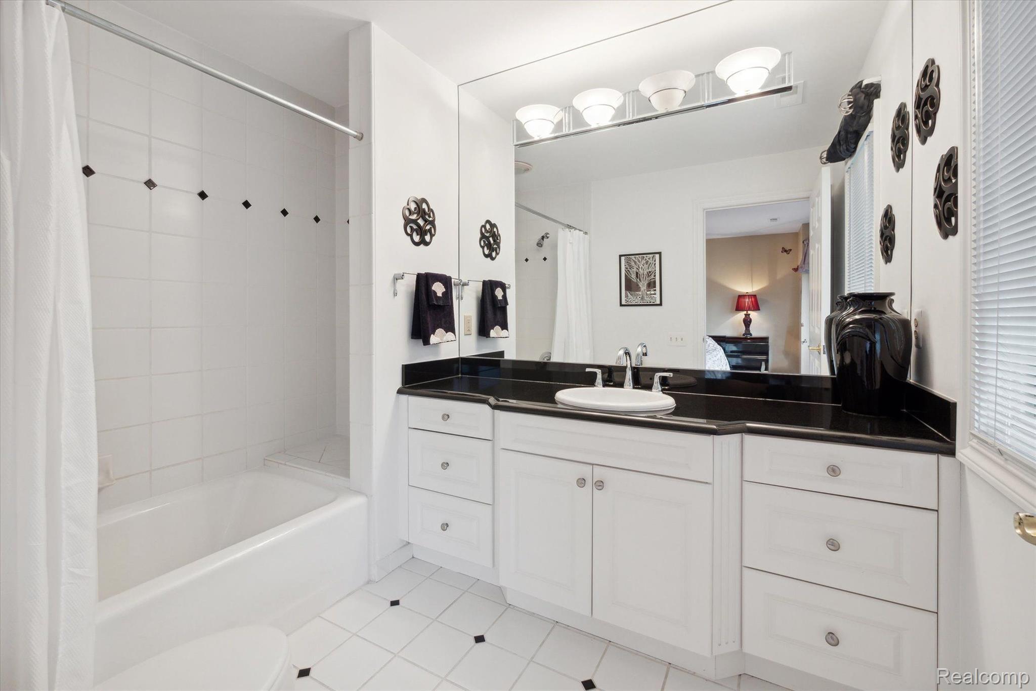 2511 Golf Crest Drive Rochester, MI 48309 - Photo 51 of 98 Gallery Image 51