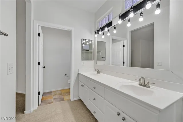 $2,100 | 1660 Rockcrest Hills Avenue, Henderson, NV 89052