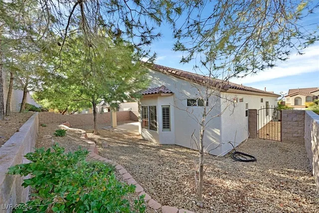 $2,100 | 1660 Rockcrest Hills Avenue, Henderson, NV 89052