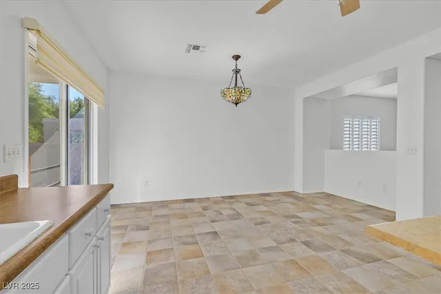 $2,100 | 1660 Rockcrest Hills Avenue, Henderson, NV 89052