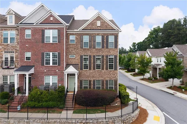 $670,000 | 2059 Falls Park Way, Decatur, GA 30033