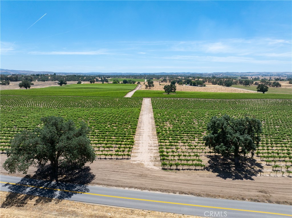 5275 Camp 8 Road Paso Robles, CA 93446 - Photo 27 of 32 a view of a city with ocean view