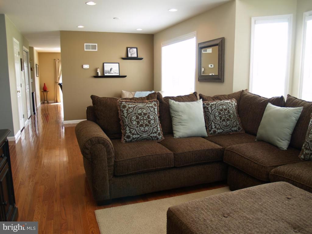634 Courthouse Circle Lititz, PA 17543 - Photo 2 of 25