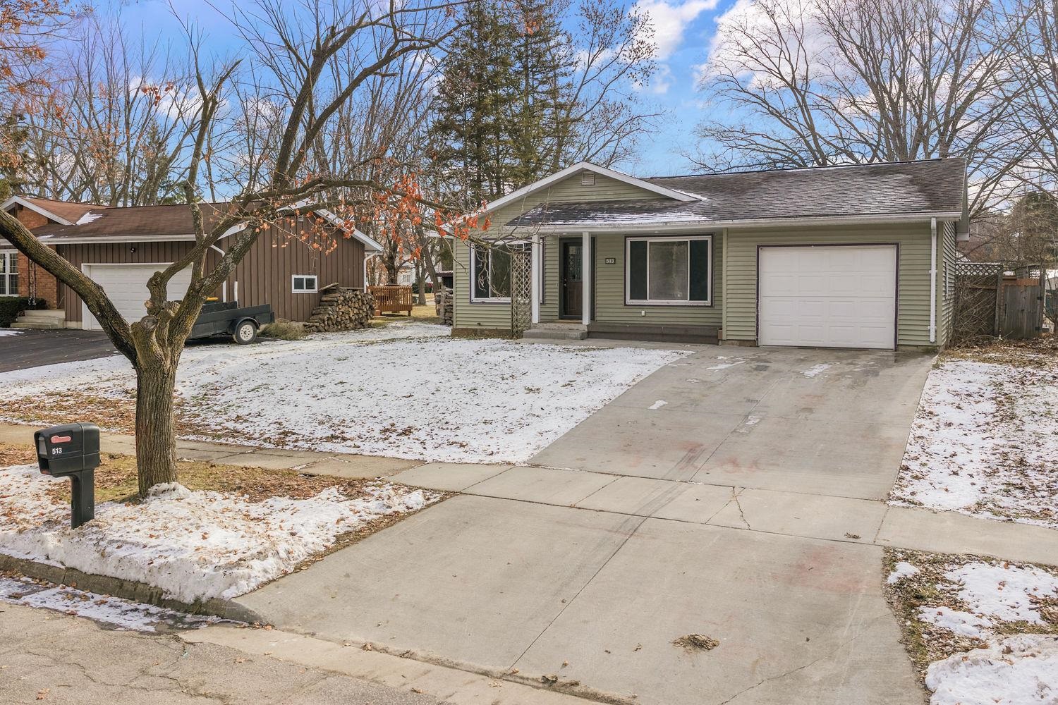 513 West 2nd Street Reedsburg, WI 53959 - Photo 2 of 30