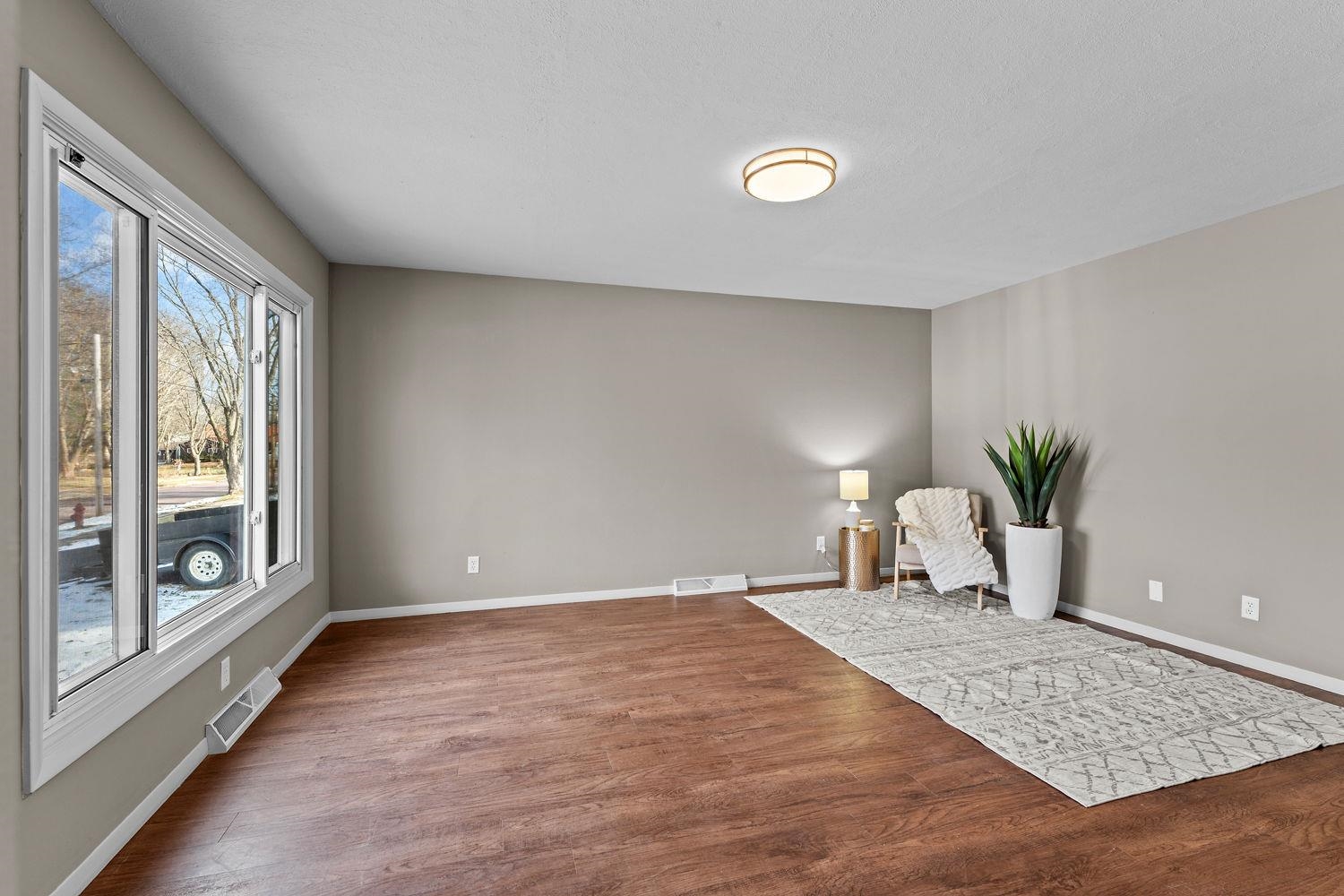 513 West 2nd Street Reedsburg, WI 53959 - Photo 4 of 30