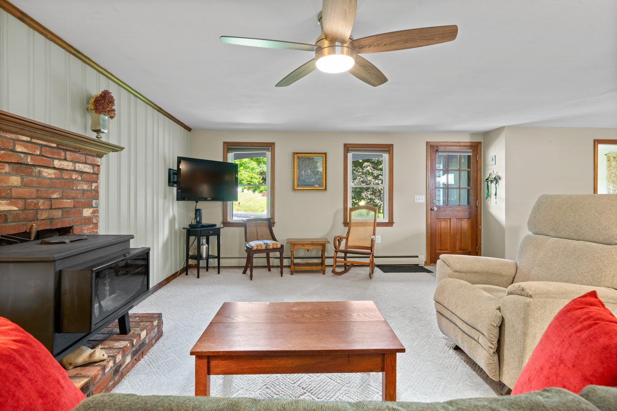 6 Powder House Road Sandown, NH 03873 - Photo 2 of 40