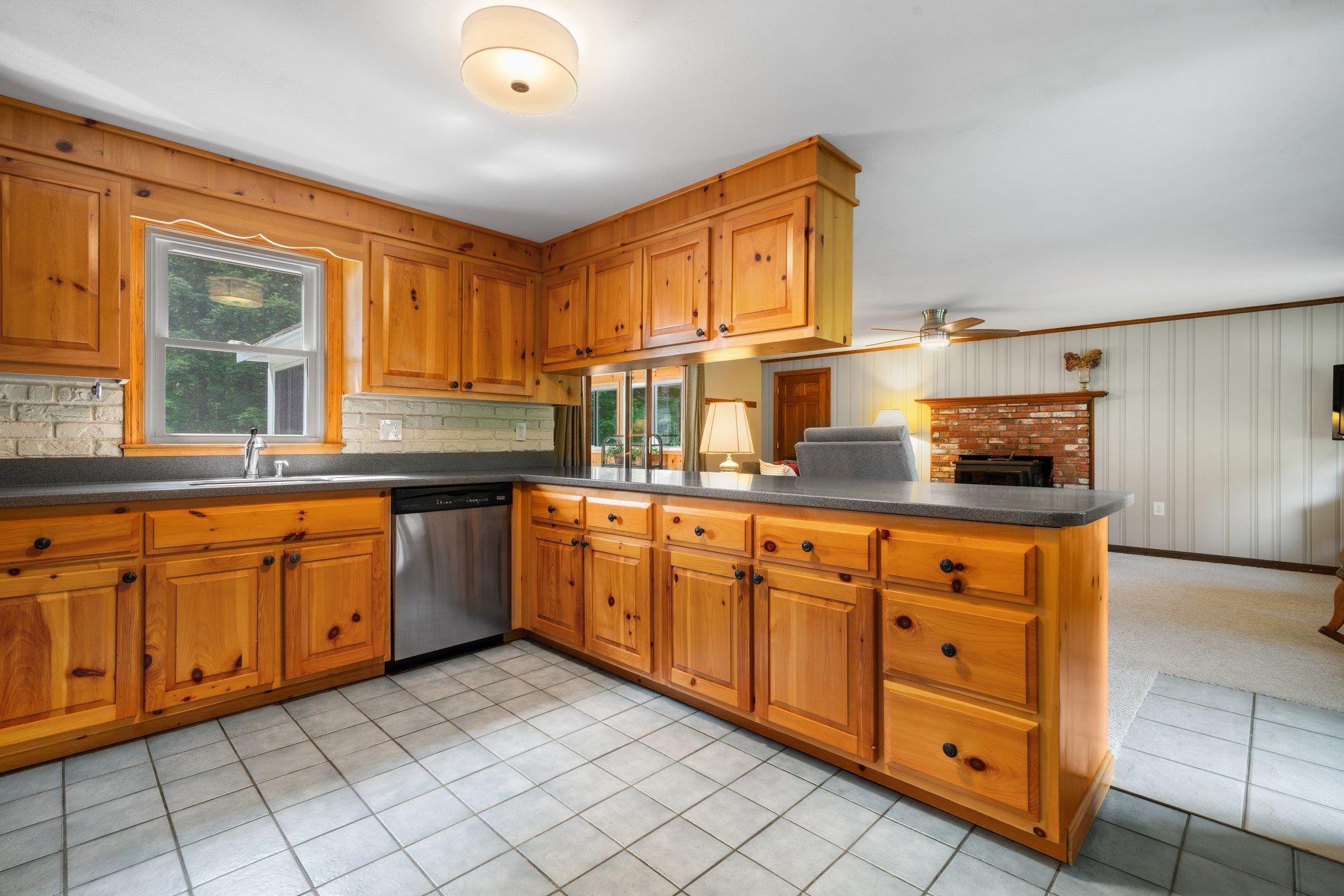 6 Powder House Road Sandown, NH 03873 - Photo 3 of 40