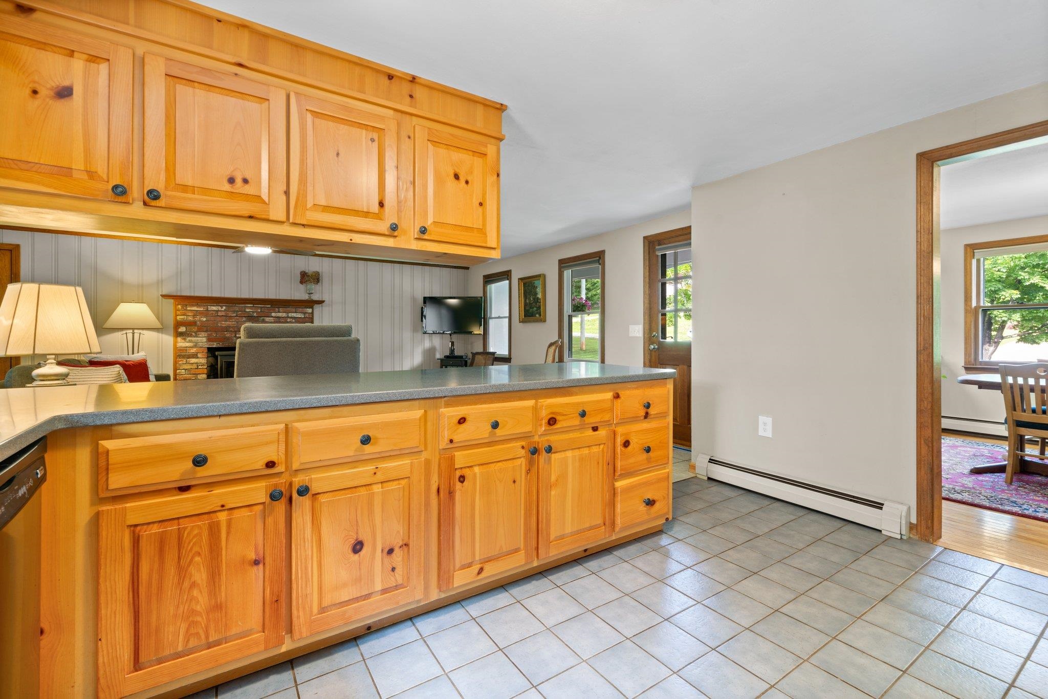 6 Powder House Road Sandown, NH 03873 - Photo 4 of 40