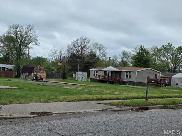 $89,900 | 2335 Jerome Lane, Cahokia, IL 62206