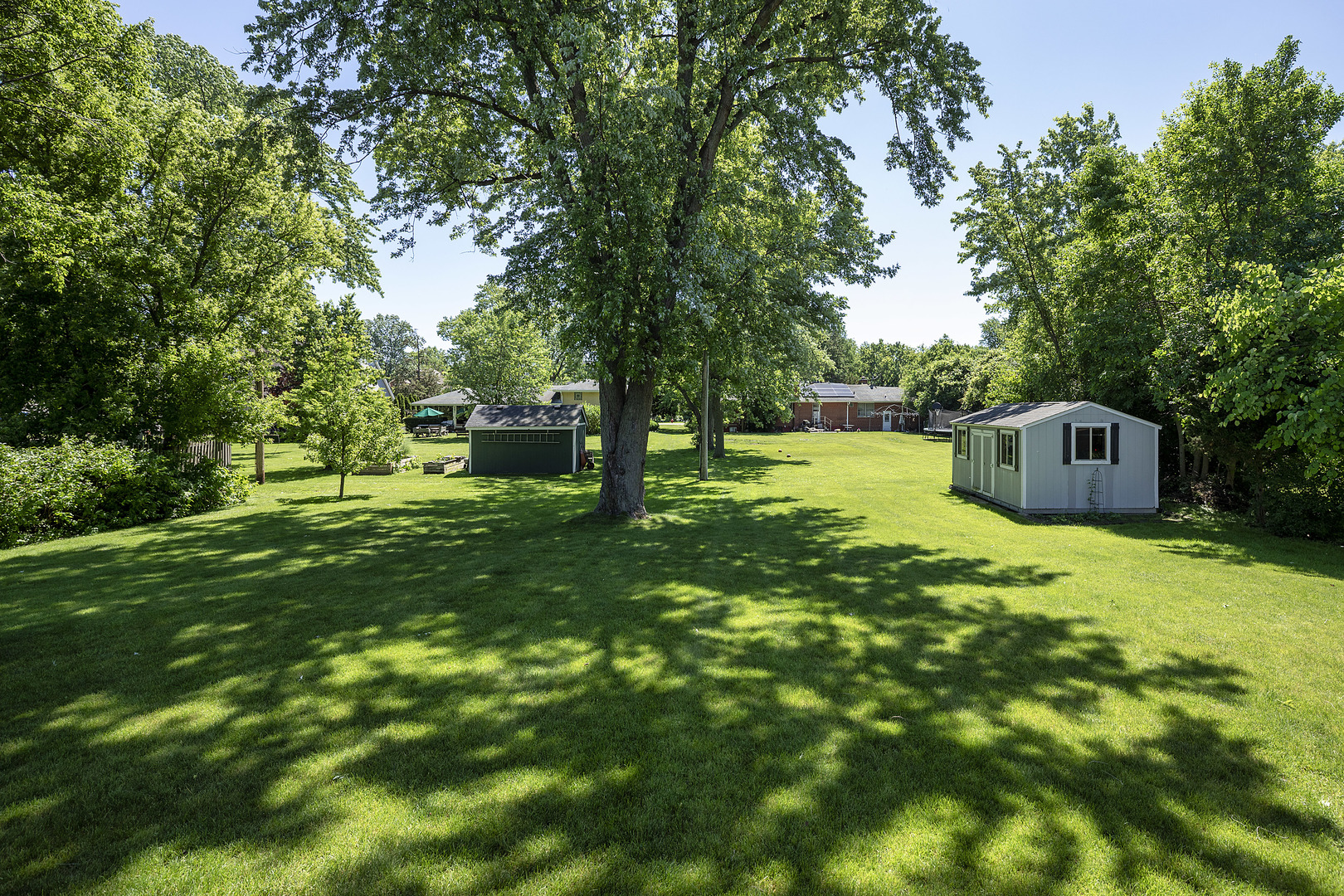 249 Spruce Road Northbrook, IL 60062 - Photo 4 of 47