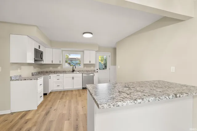 $259,900 | 1710 Richfield Drive, New Haven, IN 46774