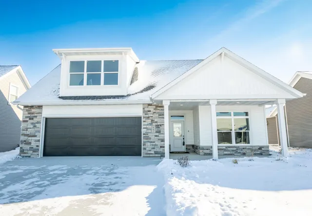 $879,900 | 662 Rania Way West, West Fargo, ND 58078