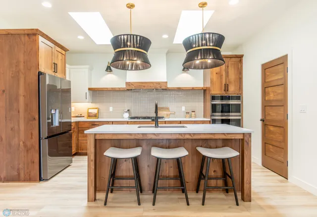 $879,900 | 662 Rania Way West, West Fargo, ND 58078