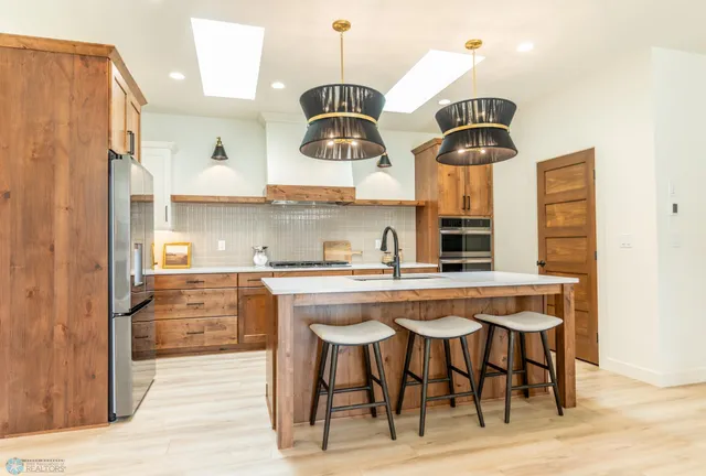 $879,900 | 662 Rania Way West, West Fargo, ND 58078