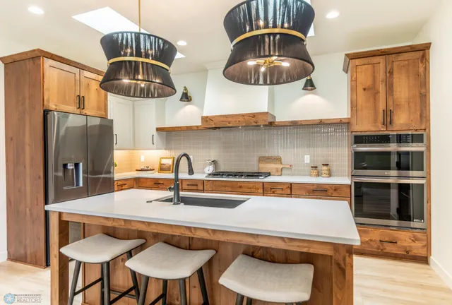 $879,900 | 662 Rania Way West, West Fargo, ND 58078