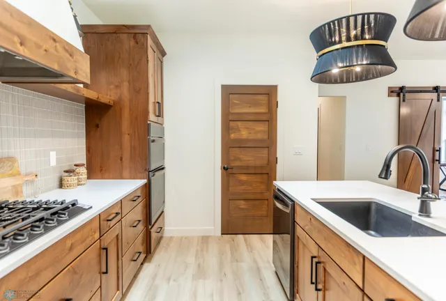 $879,900 | 662 Rania Way West, West Fargo, ND 58078