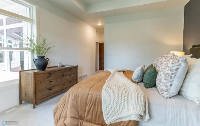 $879,900 | 662 Rania Way West, West Fargo, ND 58078