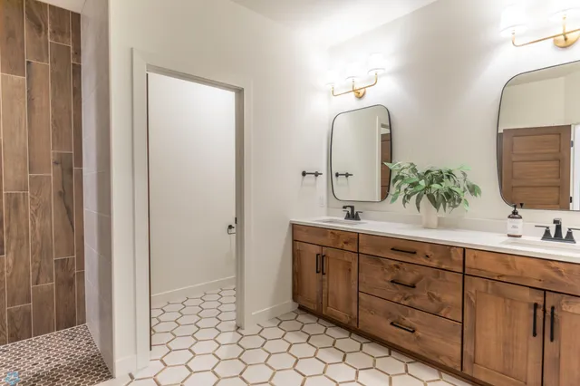 $879,900 | 662 Rania Way West, West Fargo, ND 58078