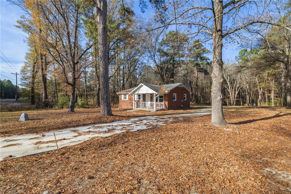 988 Moores Chapel Cemetery Road Graham, NC 27253 - Photo 4 of 26 Gallery Image 4