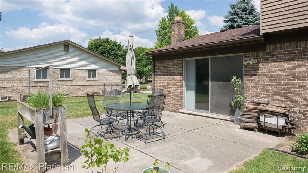 18571 Gill Road Livonia, MI 48152 - Photo 41 of 48
