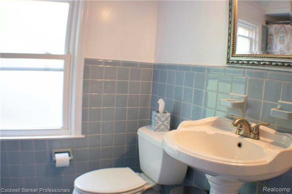 1352 Bishop Road Grosse Pointe Park, MI 48230 - Photo 24 of 27