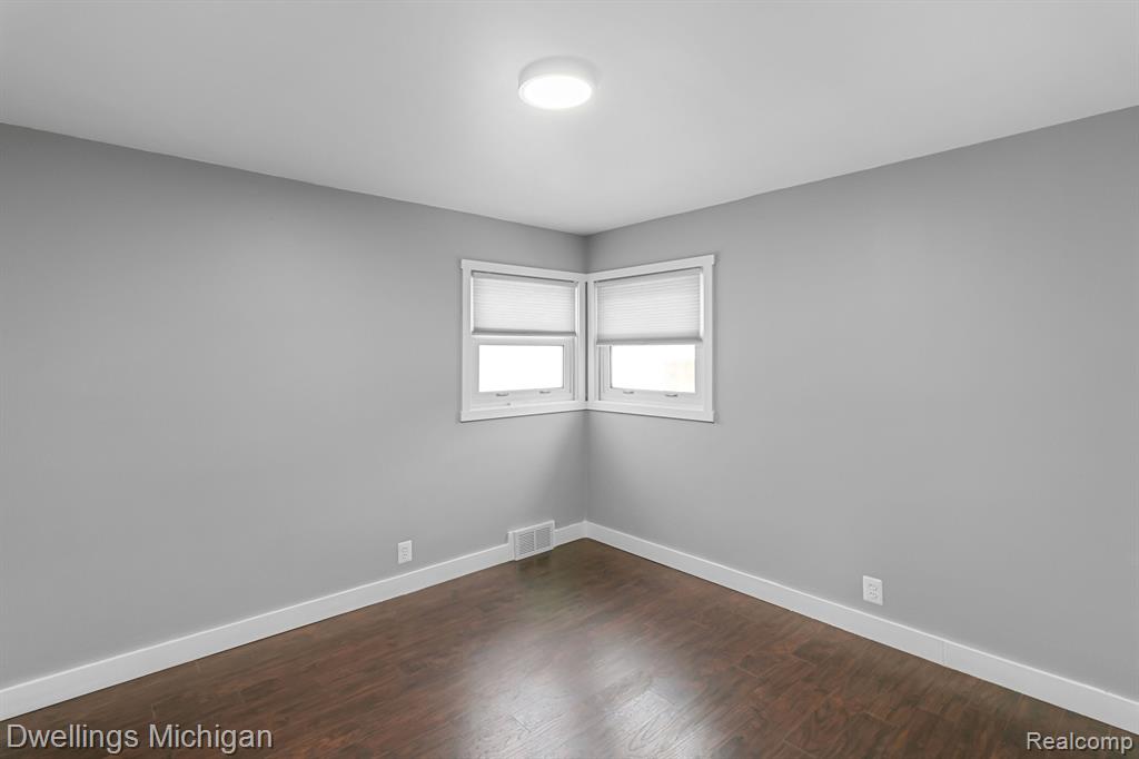 3814 South Longmeadow Road Trenton, MI 48183 - Photo 17 of 24