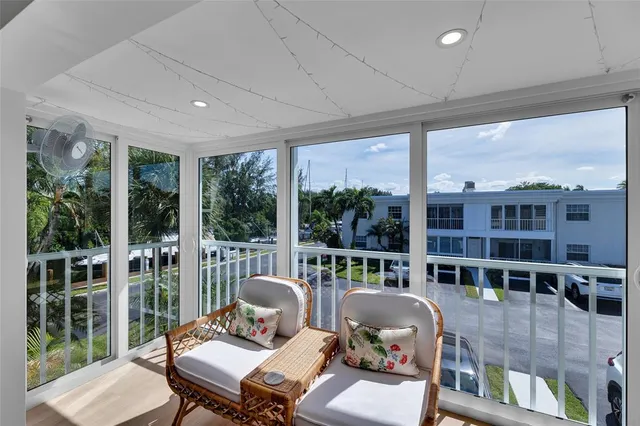 $575,000 | 6299 Bay Club Drive, Unit 4, Fort Lauderdale, FL 33308