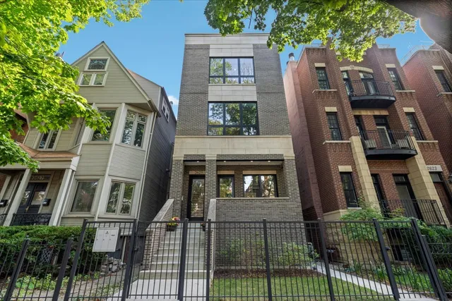 $1,350,000 | 2625 North Wilton Avenue, Unit 1, Chicago, IL 60614
