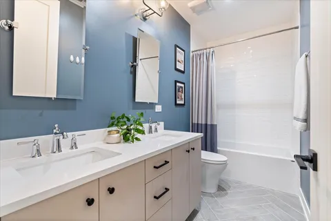 $1,350,000 | 2625 North Wilton Avenue, Unit 1, Chicago, IL 60614