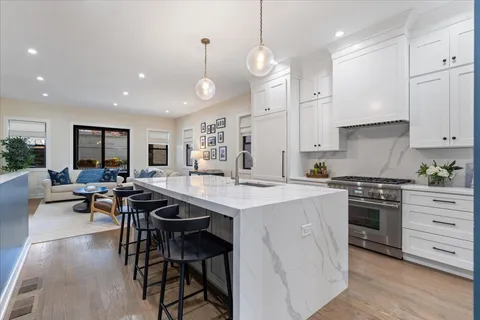 $1,350,000 | 2625 North Wilton Avenue, Unit 1, Chicago, IL 60614