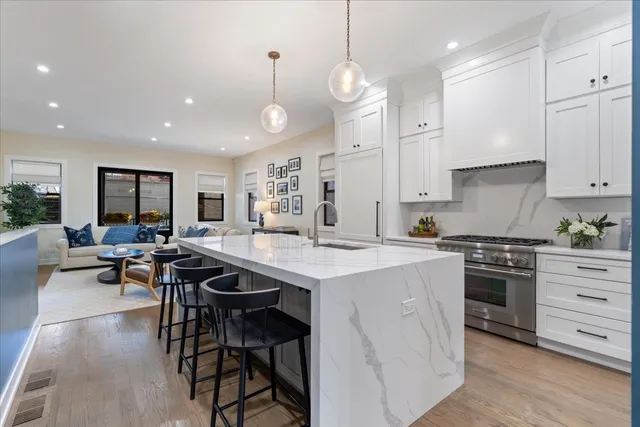 $1,350,000 | 2625 North Wilton Avenue, Unit 1, Chicago, IL 60614